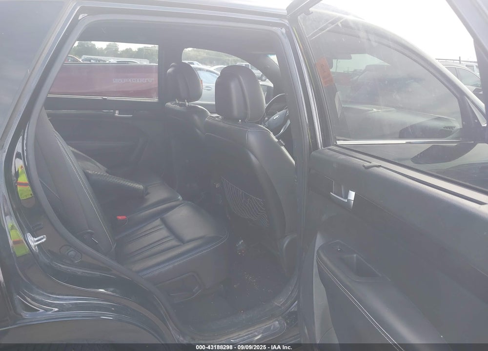 2014 KIA SORENTO VIN: 5XYKW4A77EG443256