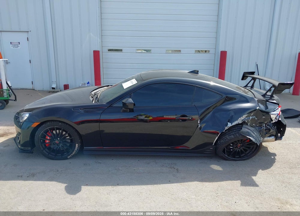 2018 SUBARU BRZ VIN: JF1ZCAD10J9600673