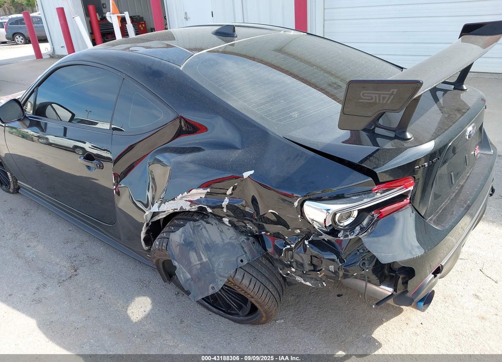 2018 SUBARU BRZ VIN: JF1ZCAD10J9600673