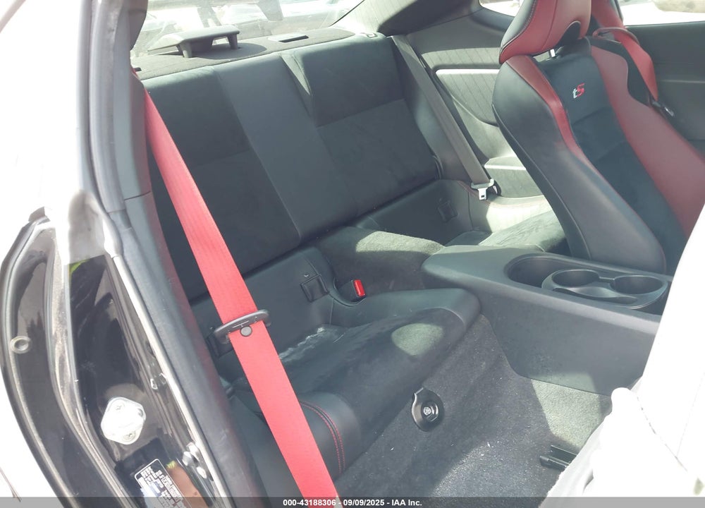 2018 SUBARU BRZ VIN: JF1ZCAD10J9600673