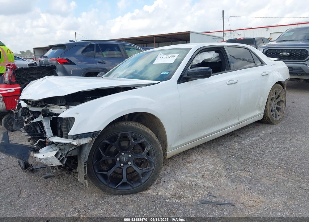 2019 CHRYSLER 300 VIN: 2C3CCAAG4KH602053