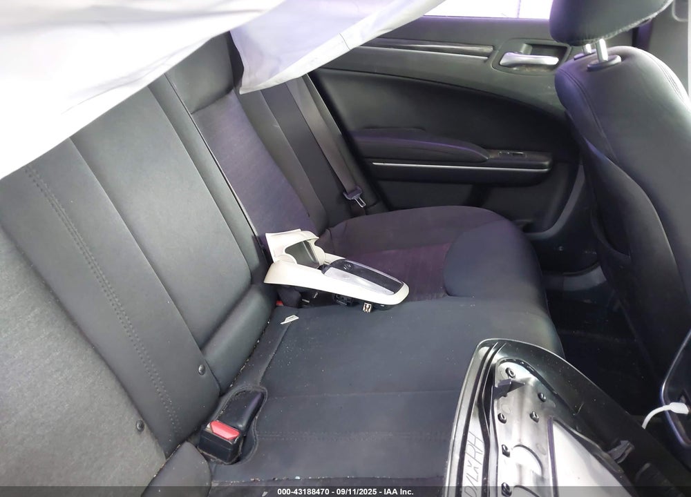 2019 CHRYSLER 300 VIN: 2C3CCAAG4KH602053
