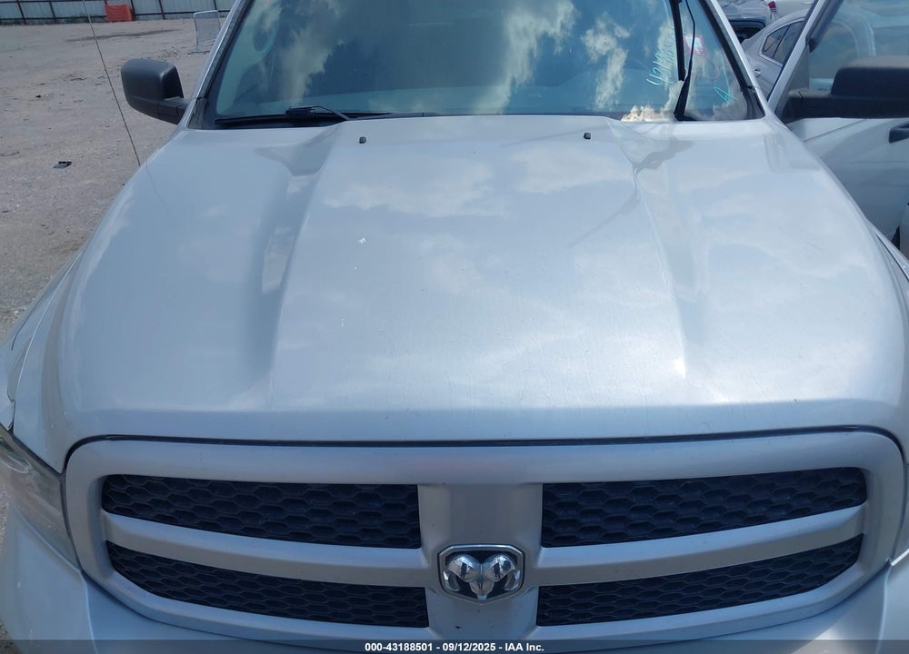 2013 RAM 1500 VIN: 1C6RR6KT6DS573266