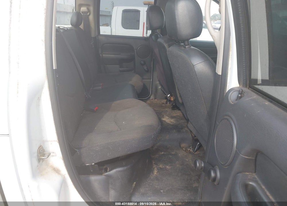 2004 DODGE RAM 1500 ST VIN: 1D7HA18N54S574888