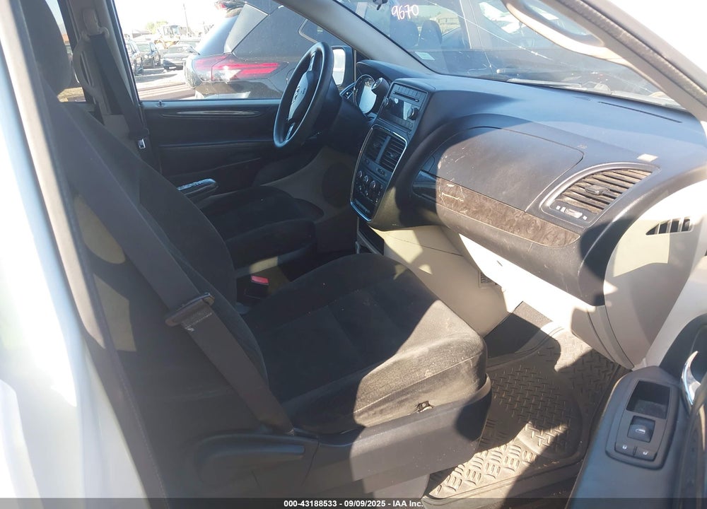 2015 DODGE GRAND CARAVAN VIN: 2C4RDGBG4FR730183