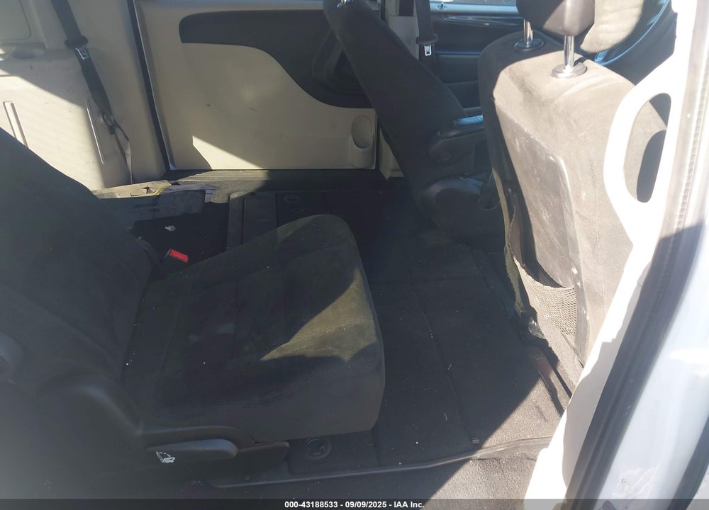 2015 DODGE GRAND CARAVAN VIN: 2C4RDGBG4FR730183