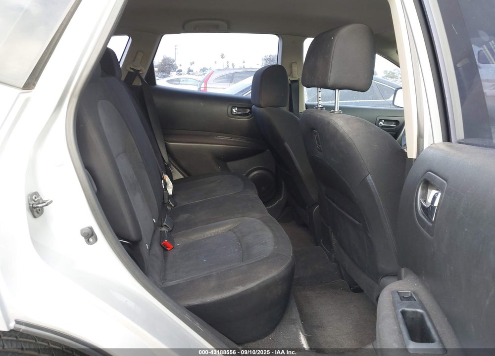 2014 NISSAN ROGUE SELECT S VIN: JN8AS5MV9EW711321