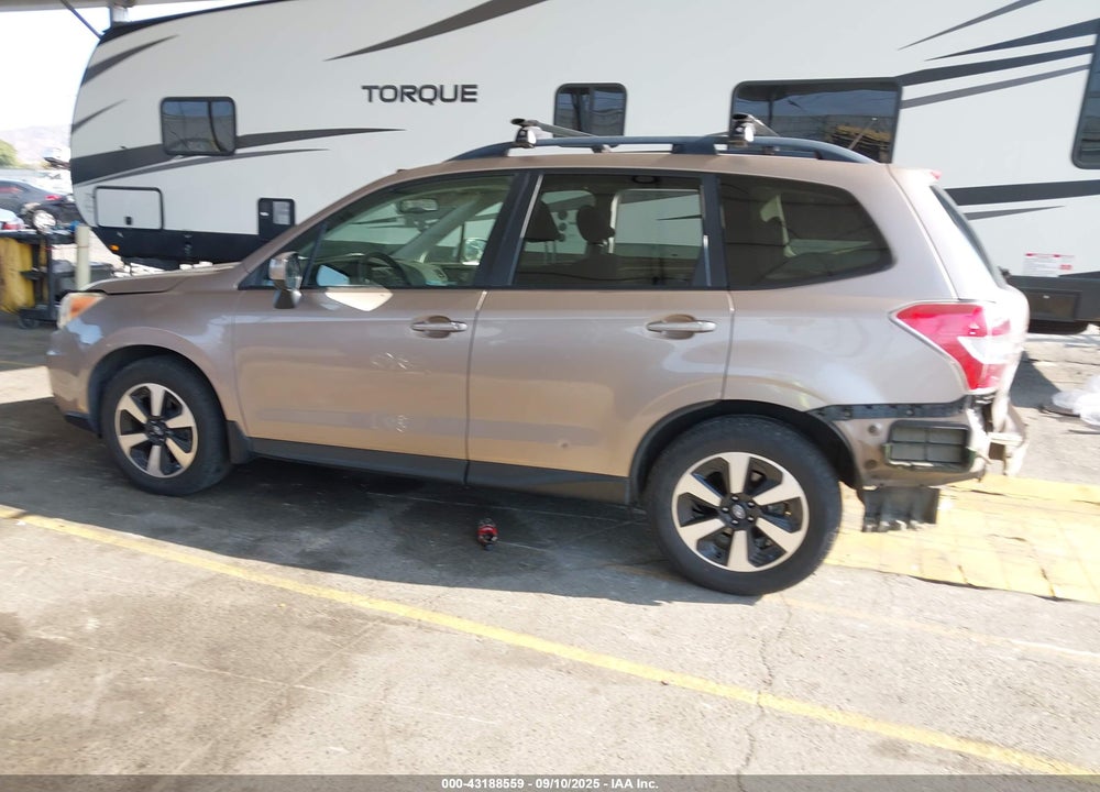 2015 SUBARU FORESTER 2.5I PREMIUM VIN: JF2SJAGC5FH440108