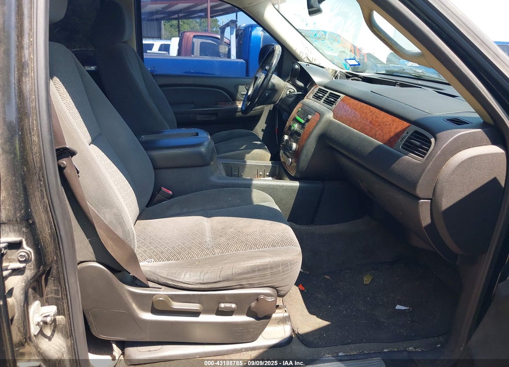 2008 CHEVROLET TAHOE LT VIN: 1GNFC13JX8R141507