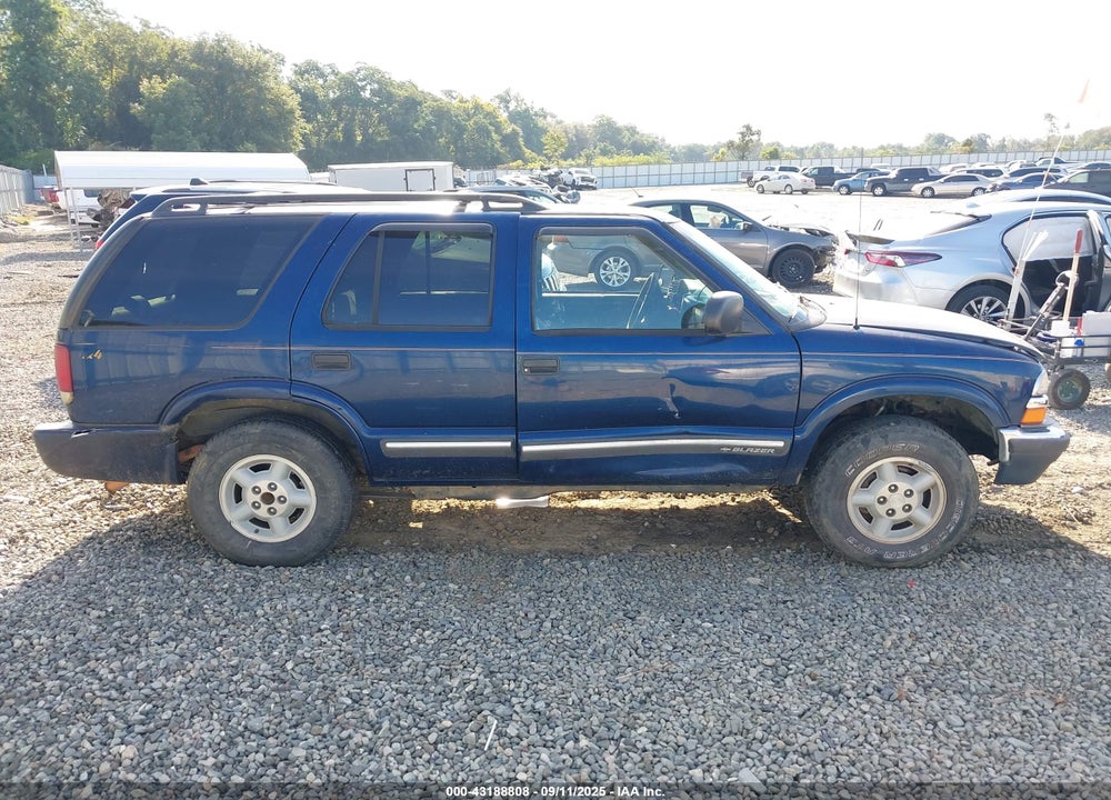 2000 CHEVROLET BLAZER LS VIN: 1GNDT13W0Y2153077