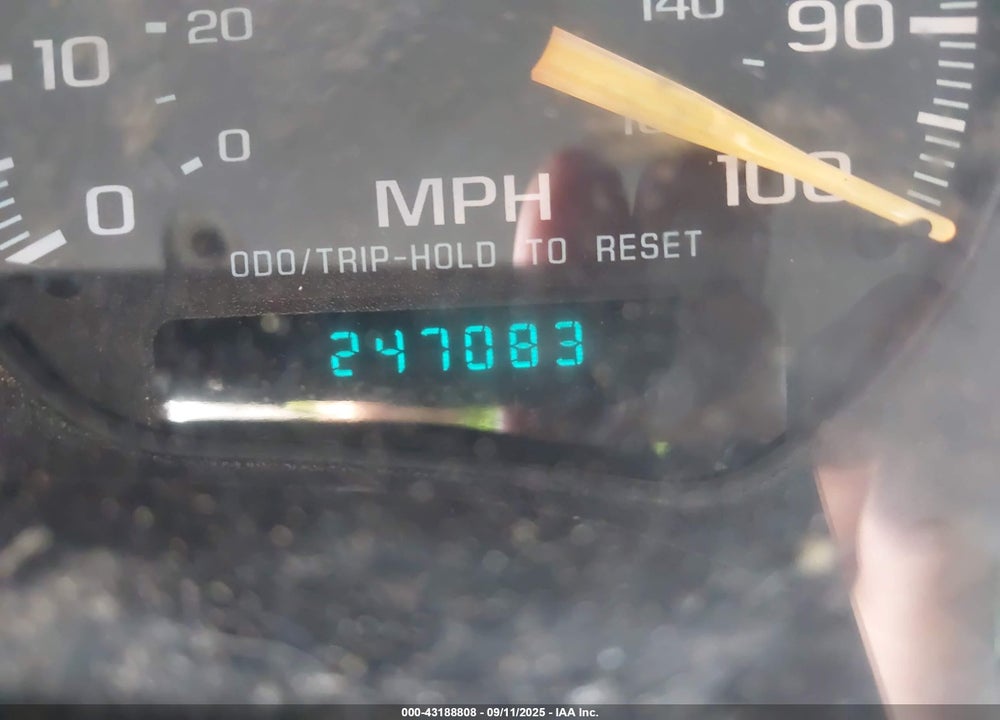 2000 CHEVROLET BLAZER LS VIN: 1GNDT13W0Y2153077