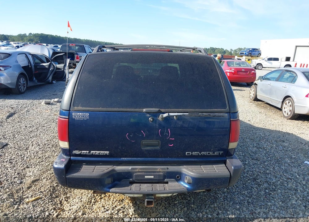 2000 CHEVROLET BLAZER LS VIN: 1GNDT13W0Y2153077