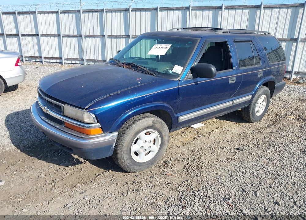 2000 CHEVROLET BLAZER LS VIN: 1GNDT13W0Y2153077