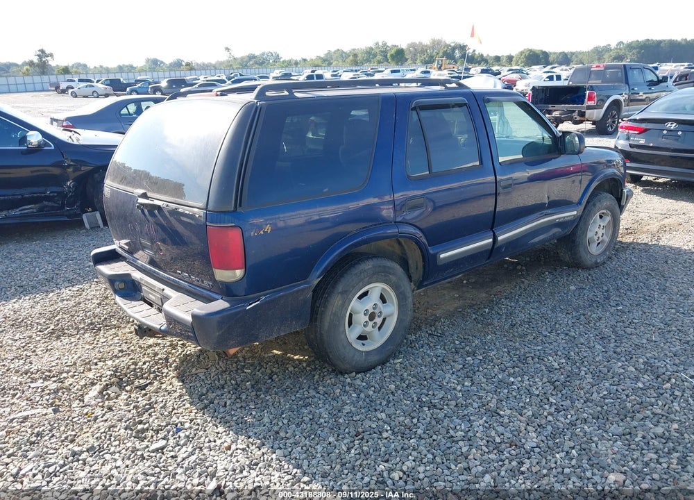 2000 CHEVROLET BLAZER LS VIN: 1GNDT13W0Y2153077