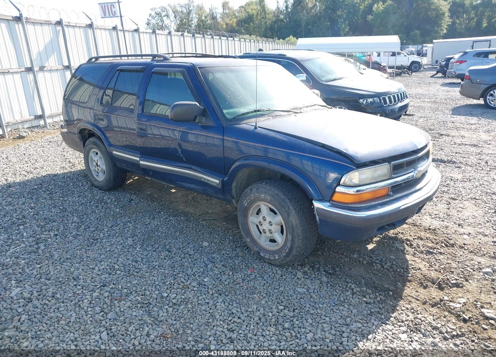 2000 CHEVROLET BLAZER LS VIN: 1GNDT13W0Y2153077