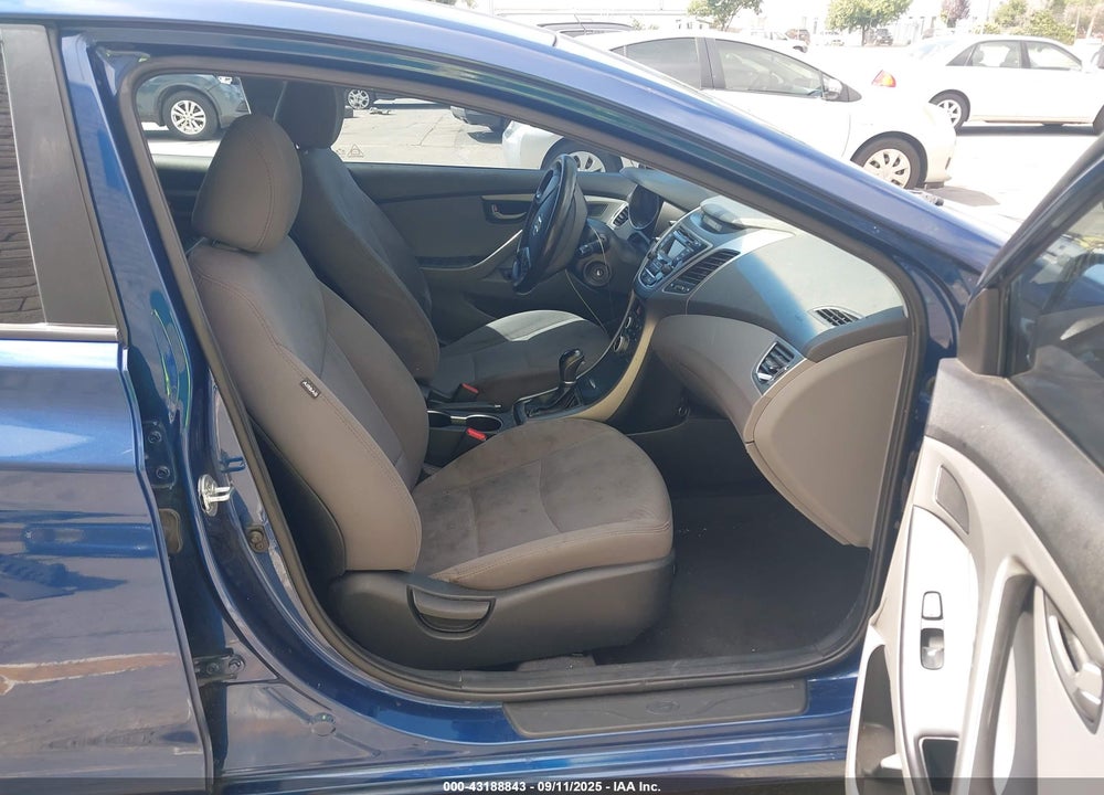 2015 HYUNDAI ELANTRA SE VIN: 5NPDH4AE5FH645475