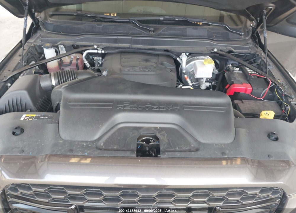 2024 RAM 2500 BIG HORN 4X4 6'4 BOX VIN: 3C6UR5DJ2RG327779