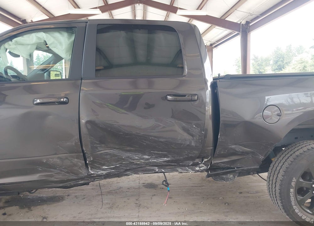 2024 RAM 2500 BIG HORN 4X4 6'4 BOX VIN: 3C6UR5DJ2RG327779
