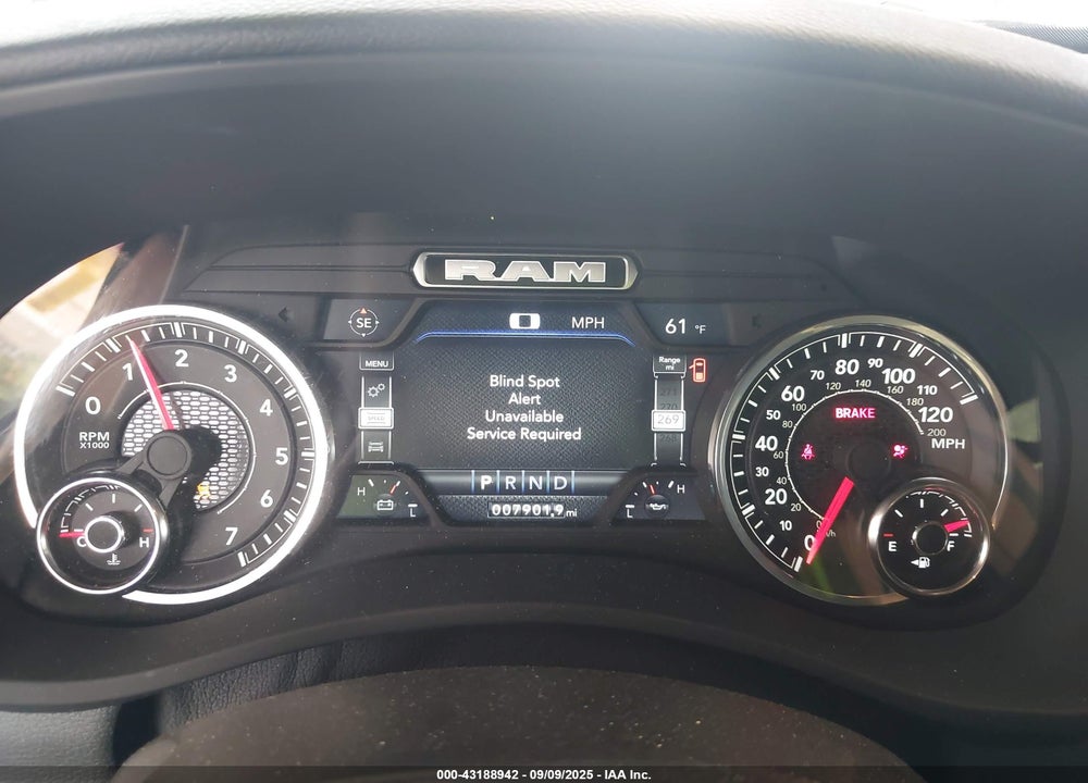 2024 RAM 2500 BIG HORN 4X4 6'4 BOX VIN: 3C6UR5DJ2RG327779