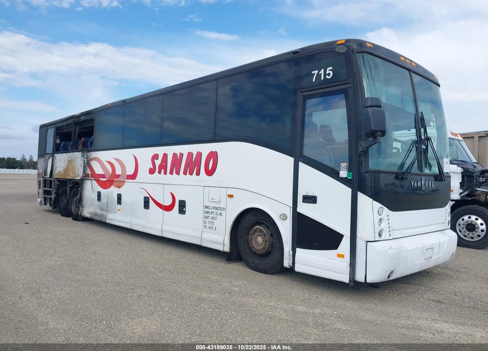 2014 VAN HOOL COMMUTER COACH CX VIN: YE2XC21BXE3048246