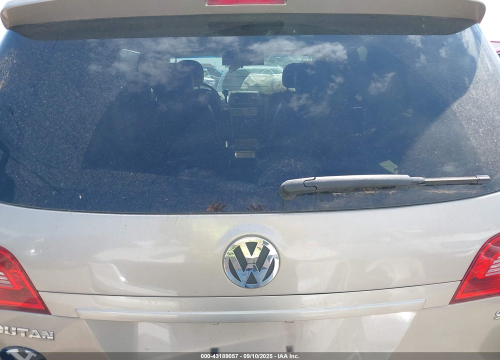 2009 VOLKSWAGEN ROUTAN VIN: 2V8HW34189R586430