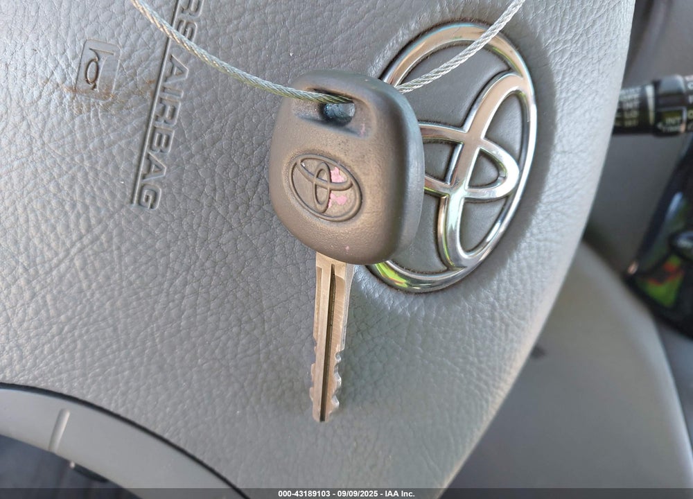 2004 TOYOTA SIENNA LE VIN: 5TDZA23C84S174083
