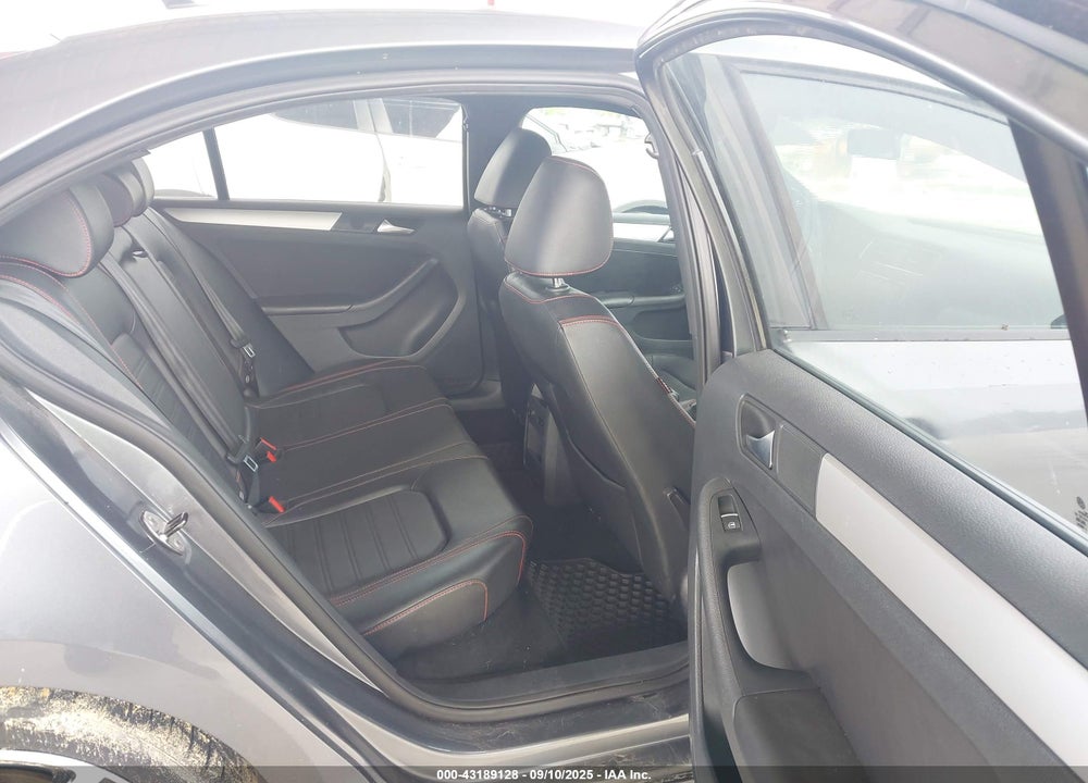 2013 VOLKSWAGEN JETTA VIN: 3VW467AJ8DM228473