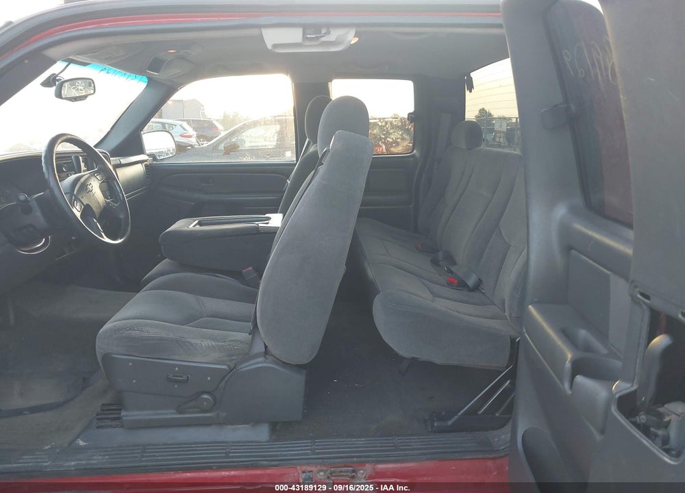 2005 CHEVROLET SILVERADO 2500HD LS VIN: 1GCHK29UX5E127802