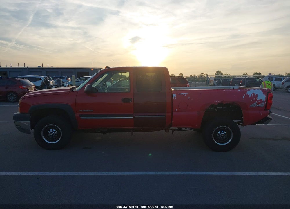 2005 CHEVROLET SILVERADO 2500HD LS VIN: 1GCHK29UX5E127802