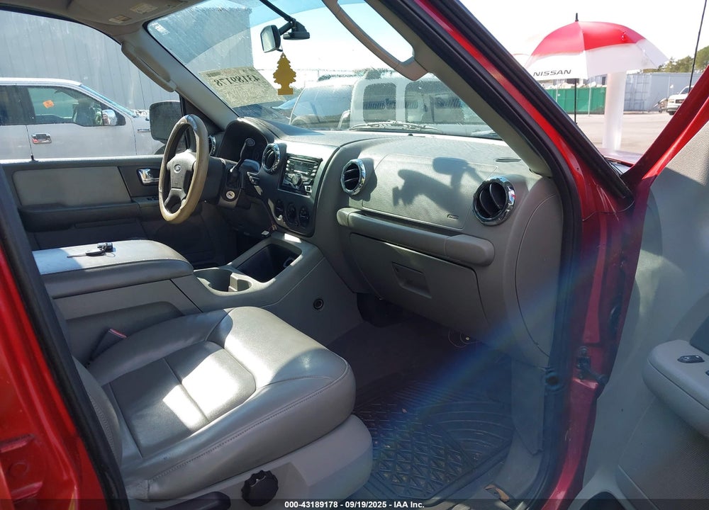 2005 FORD EXPEDITION XLT VIN: 1FMFU15535LA57464