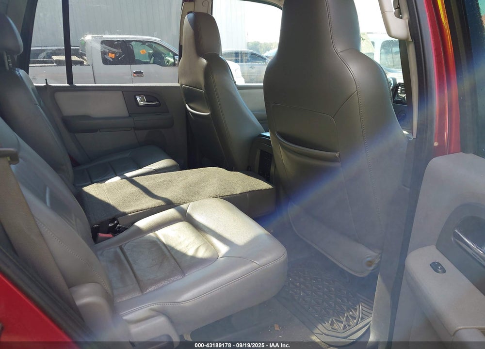 2005 FORD EXPEDITION XLT VIN: 1FMFU15535LA57464
