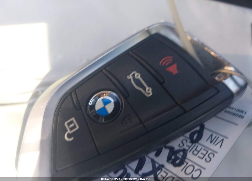 2016 BMW X1 VIN: WBXHT3Z31G4A50276