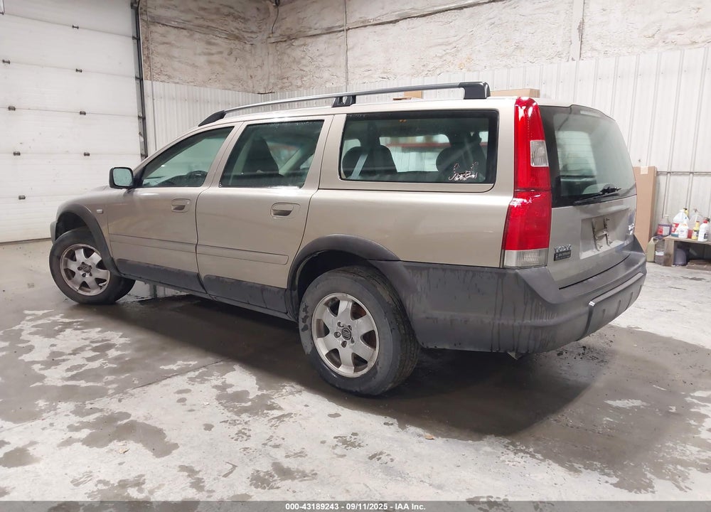 2001 VOLVO V70 XC VIN: YV1SZ58D811031909