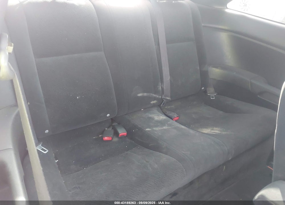 2005 HONDA CIVIC LX VIN: 1HGEM21535L041701