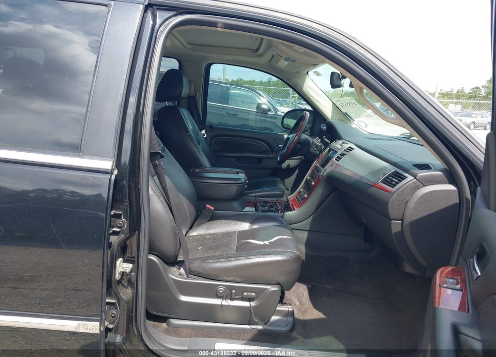 2010 CADILLAC ESCALADE VIN: 1GYUCCEF8AR119493