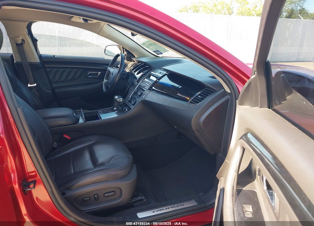 2010 FORD TAURUS VIN: 1FAHP2FW8AG108810