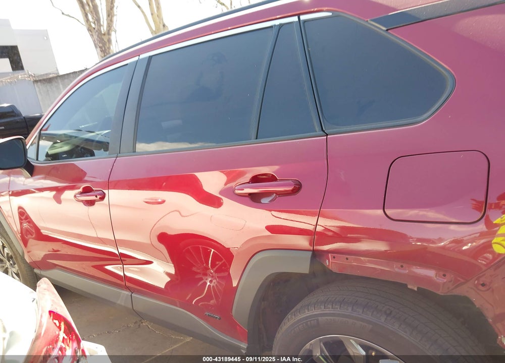 2022 TOYOTA RAV4 HYBRID XLE PREMIUM VIN: 2T3B6RFV8NW037184