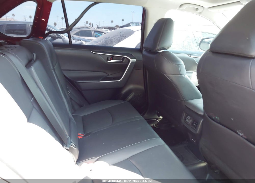 2022 TOYOTA RAV4 HYBRID XLE PREMIUM VIN: 2T3B6RFV8NW037184