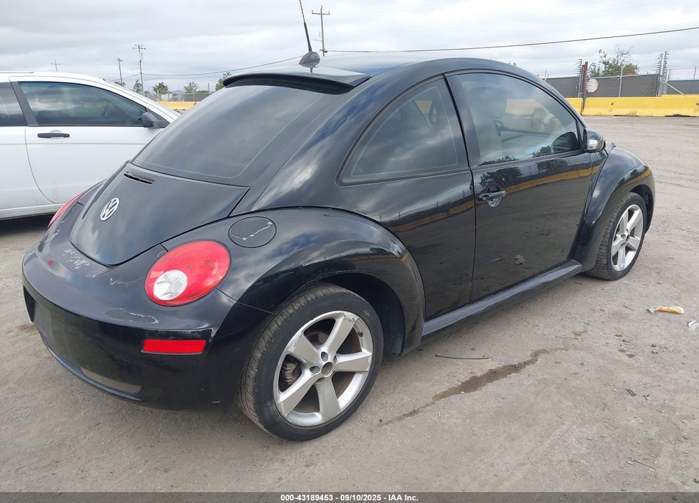 2008 VOLKSWAGEN NEW BEETLE BLACK TIE EDITION/TRIPLE WHITE VIN: 3VWFG31C88M526043