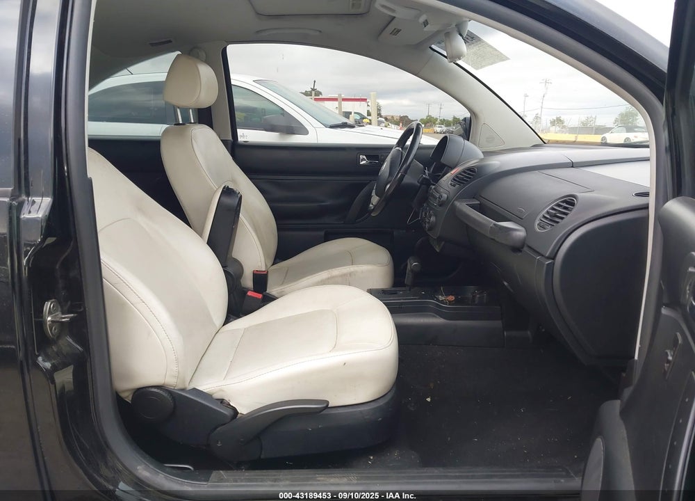 2008 VOLKSWAGEN NEW BEETLE BLACK TIE EDITION/TRIPLE WHITE VIN: 3VWFG31C88M526043