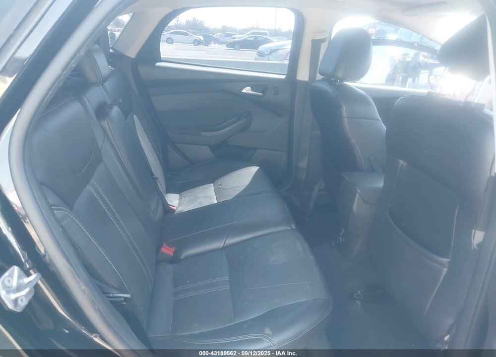 2014 FORD FOCUS VIN: 1FADP3J26EL276600