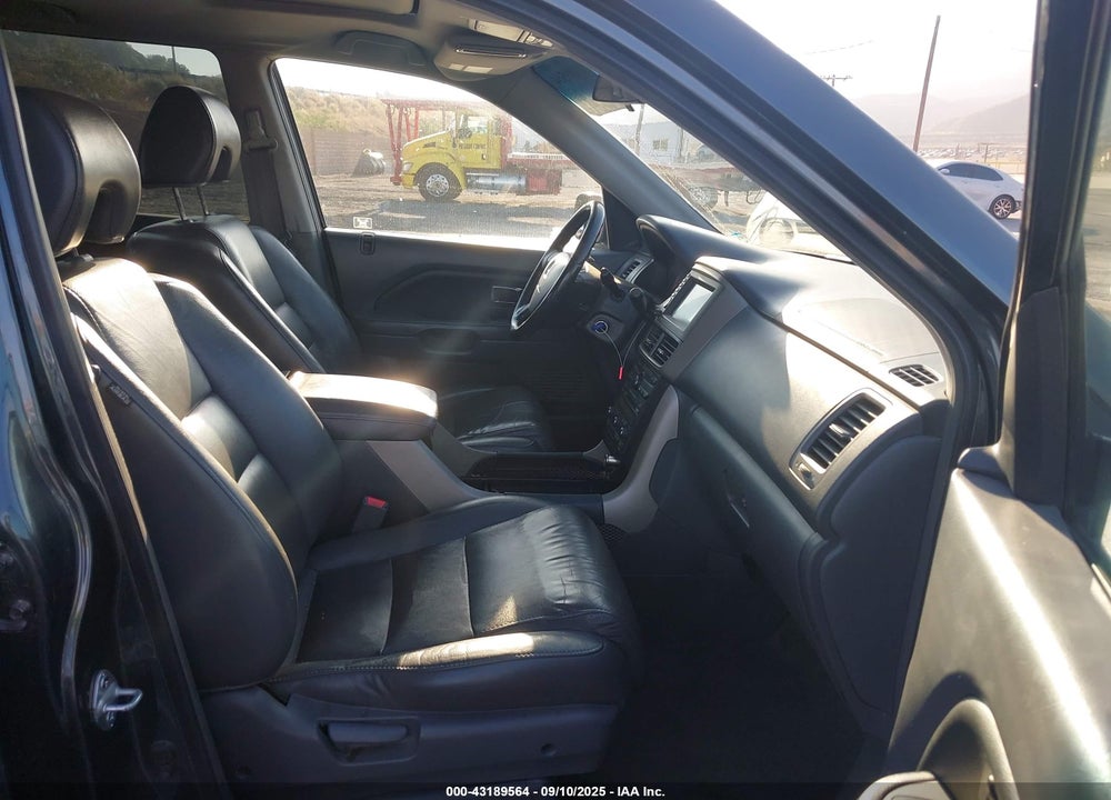 2006 HONDA PILOT EX-L VIN: 5FNYF28716B051662