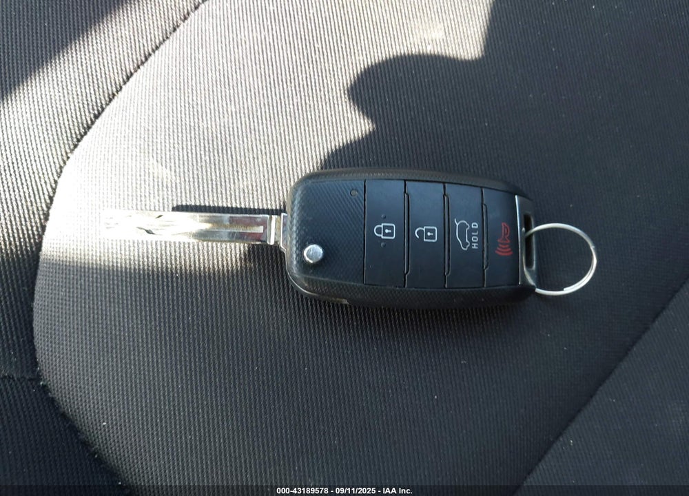 2016 KIA SOUL VIN: KNDJN2A27G7261337