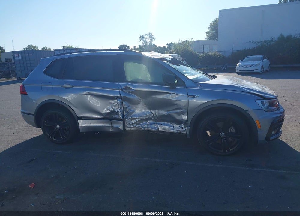 2019 VOLKSWAGEN TIGUAN VIN: 3VV3B7AXXKM136231
