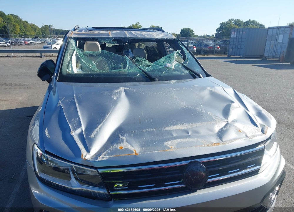 2019 VOLKSWAGEN TIGUAN VIN: 3VV3B7AXXKM136231