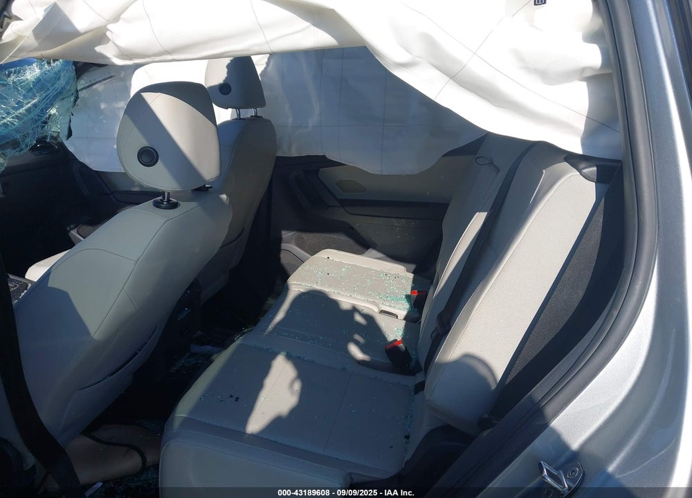 2019 VOLKSWAGEN TIGUAN VIN: 3VV3B7AXXKM136231