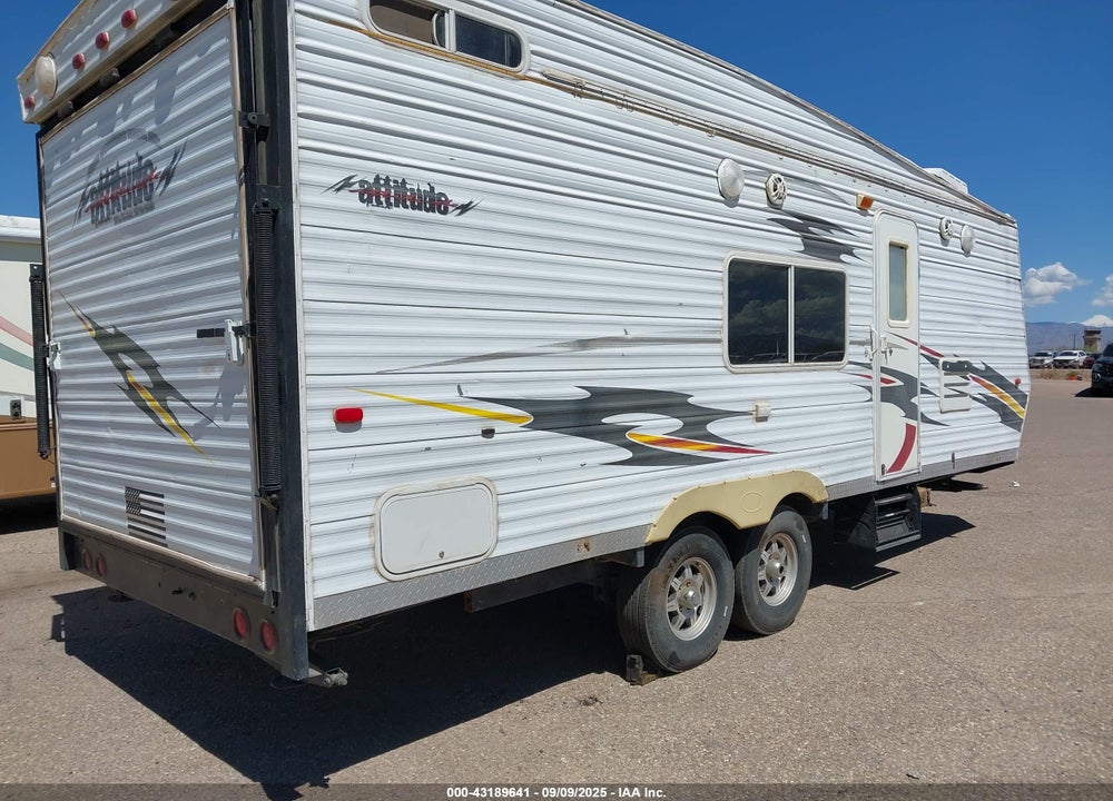 2006 ATTITUDE --- VIN: 5LZBE232X6S004141