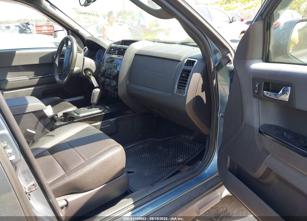 2011 FORD ESCAPE VIN: 1FMCU9EG0BKC08071