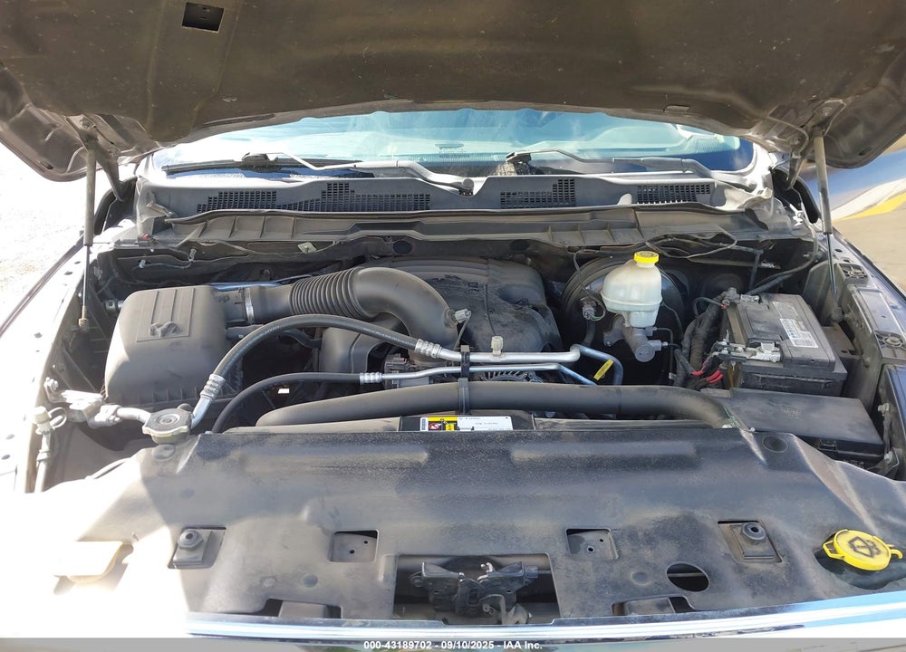 2016 RAM 1500 VIN: 1C6RR6GT2GS311869