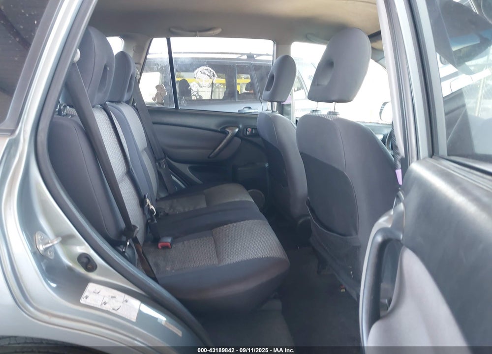 2004 TOYOTA RAV4 VIN: JTEGD20V240018267